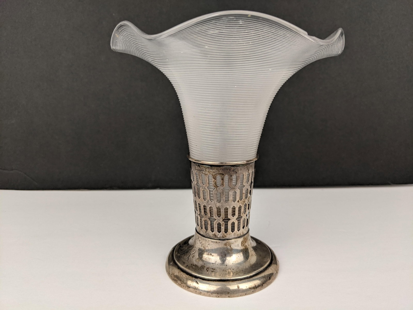 Vintage Sterling Silver Vase With Frosted Ribbed Art Glass Trumpet Insert, Art Deco Style - 11