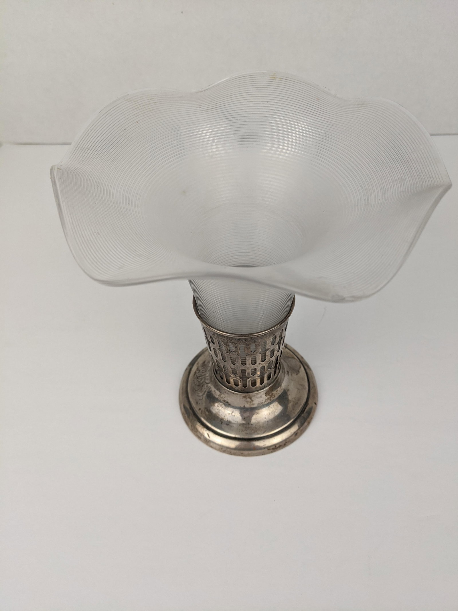 Vintage Sterling Silver Vase With Frosted Ribbed Art Glass Trumpet Insert, Art Deco Style - 3