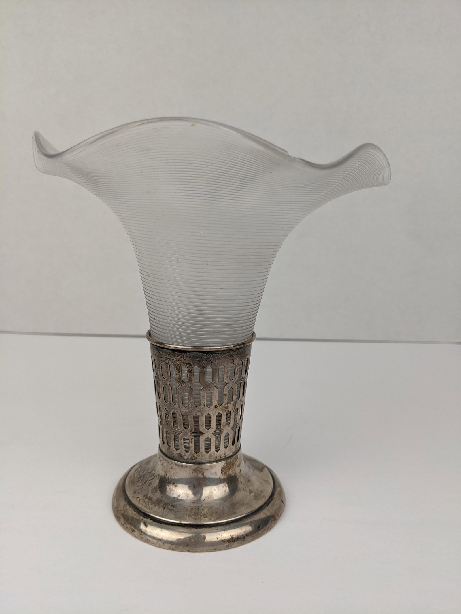 Vintage Sterling Silver Vase With Frosted Ribbed Art Glass Trumpet Insert, Art Deco Style - 8
