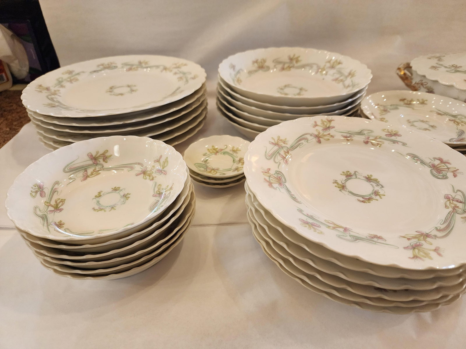 36 Piece Haviland Limoges Vintage Dessert Dish Set - 3