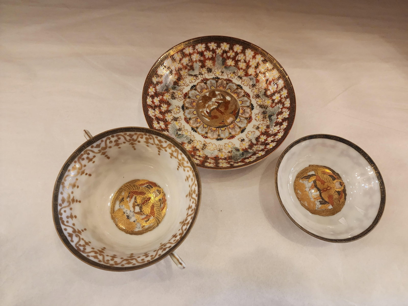 Antique Signed Moriage Japanese Tea Cup, Saucer and Lid/Tea Bag Rest. - 4