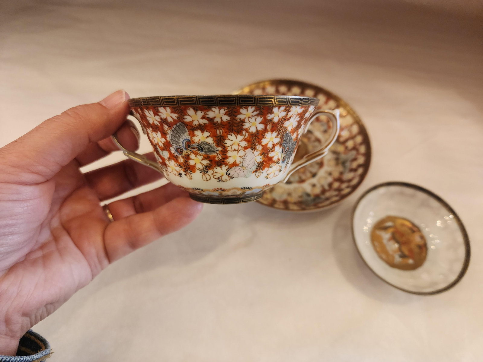 Antique Signed Moriage Japanese Tea Cup, Saucer and Lid/Tea Bag Rest. - 5