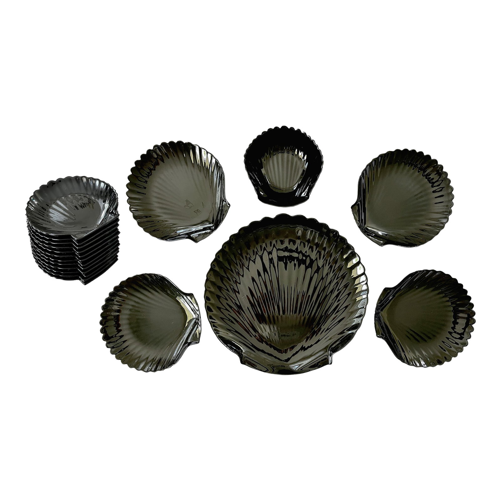 1960s Arcoroc France "Coquillage" Black Glass Shell Serving Set - 16 Pieces With Chip & Dip Platter: An iconic 18-piece vintage Arcoroc France "Coquillage" entertaining set in glossy black pressed glass, dating to the 1960s. Inspired by the graceful form of scallop shells, the Coquillage pattern has
