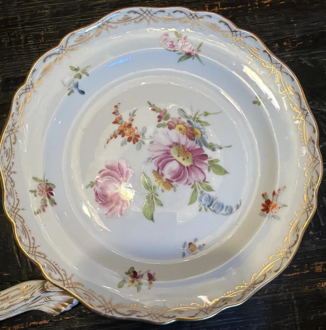 Late 19th Century Meissen MS220 7inch Plates (7) Plus Matching Gravy Boat - 10