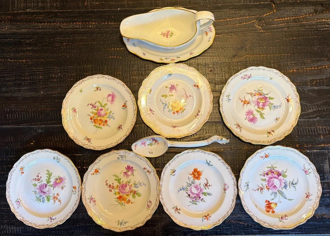 Late 19th Century Meissen MS220 7inch Plates (7) Plus Matching Gravy Boat - 2