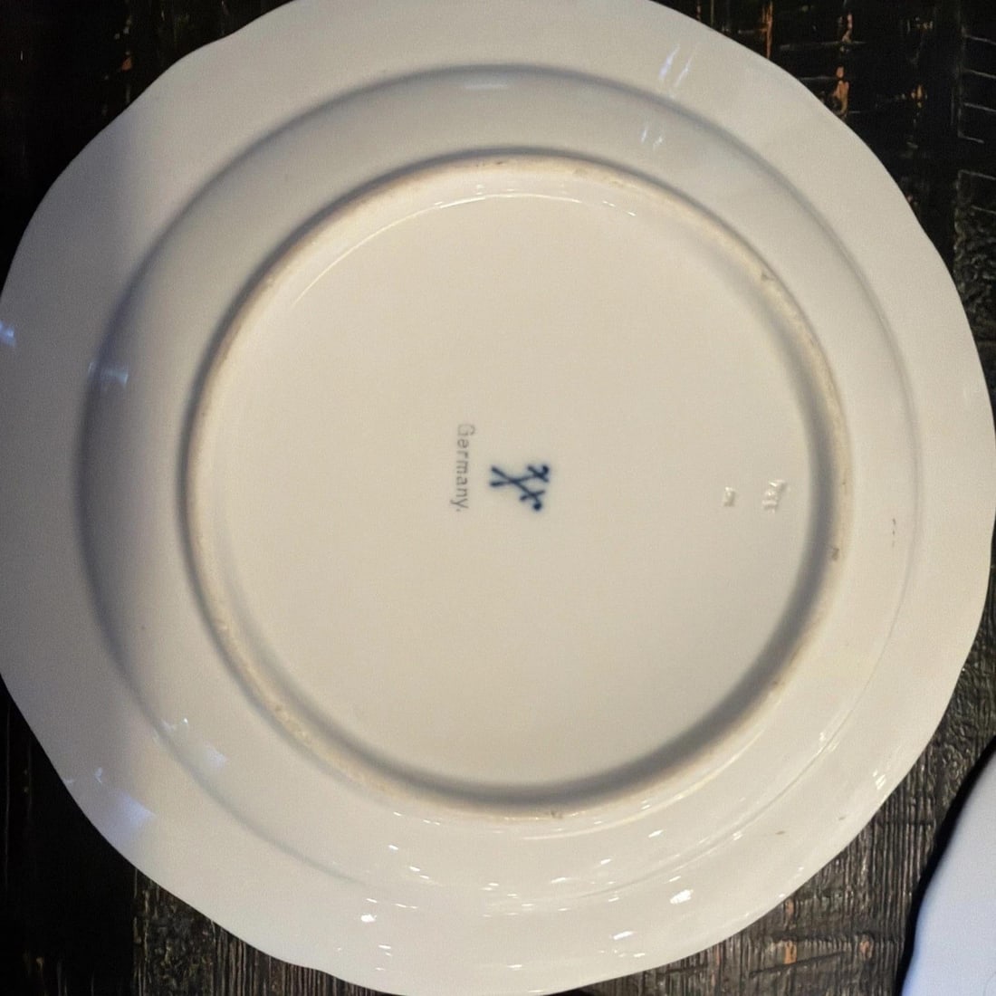 Late 19th Century Meissen MS220 7inch Plates (7) Plus Matching Gravy Boat - 3