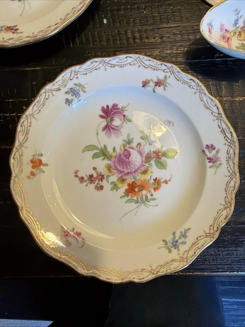 Late 19th Century Meissen MS220 7inch Plates (7) Plus Matching Gravy Boat - 8