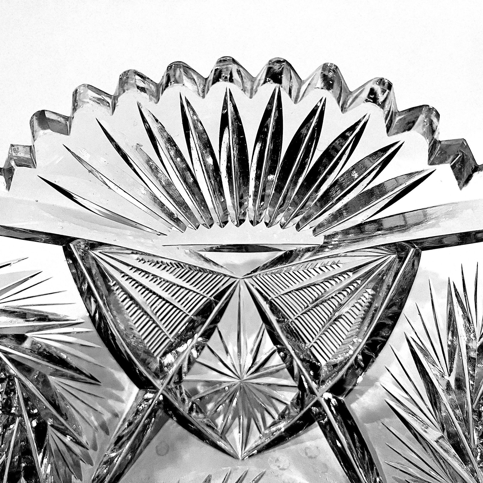 Early 20th Century American Brilliant Period Cut Crystal Glass Bowl 9" Diameter - 4