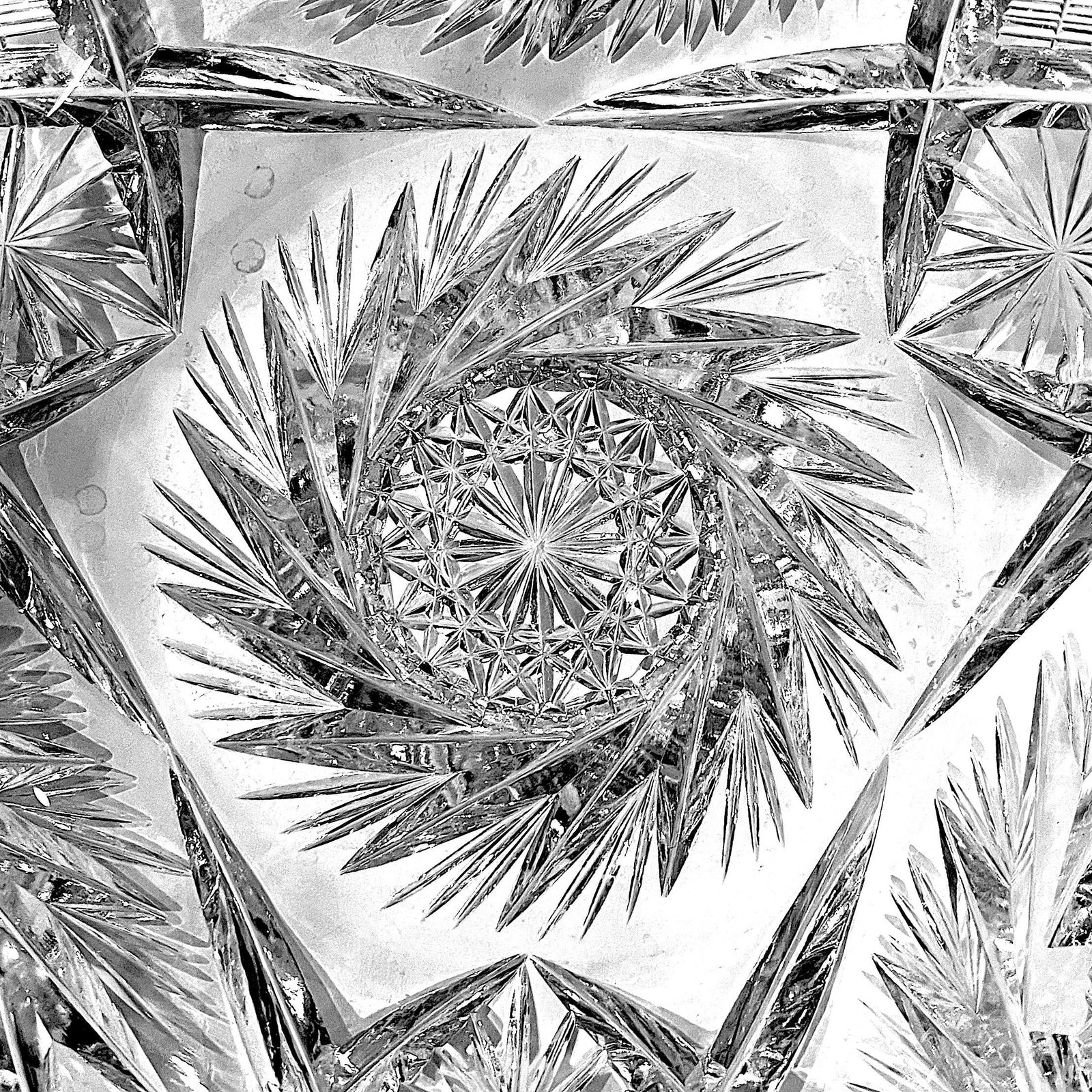 Early 20th Century American Brilliant Period Cut Crystal Glass Bowl 9" Diameter - 6