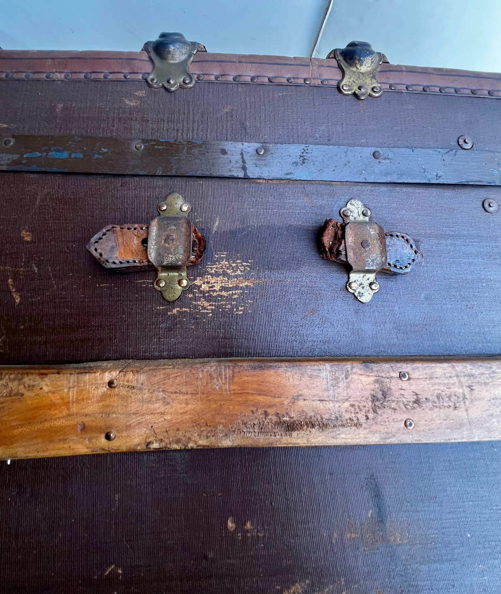 Antique C. W. Weeks Steamer Trunk With Original Key, Circa 1910 - 10