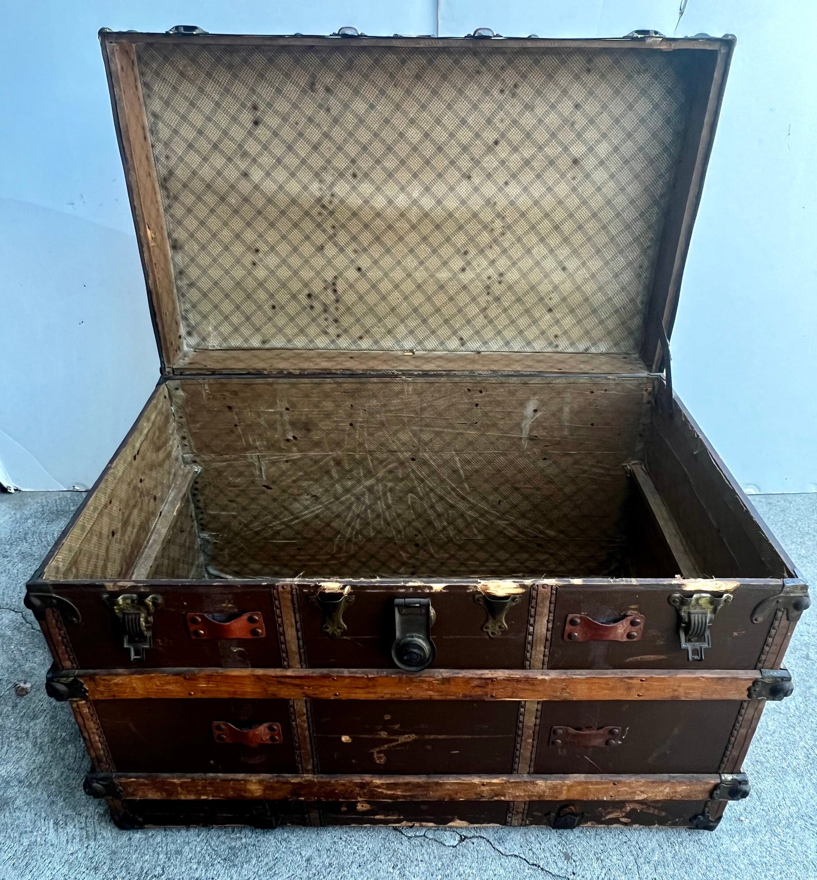 Antique C. W. Weeks Steamer Trunk With Original Key, Circa 1910 - 2