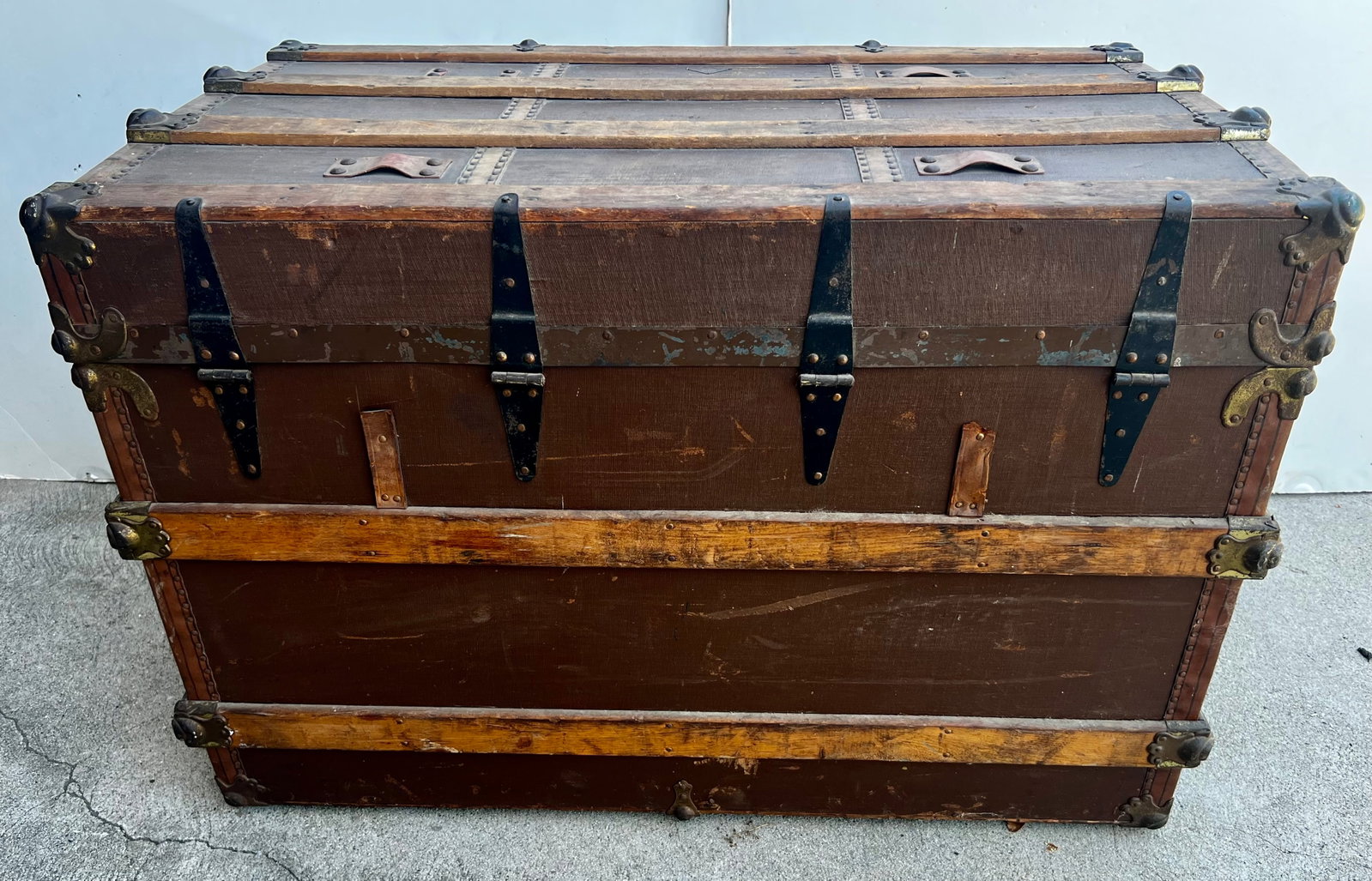 Antique C. W. Weeks Steamer Trunk With Original Key, Circa 1910 - 3