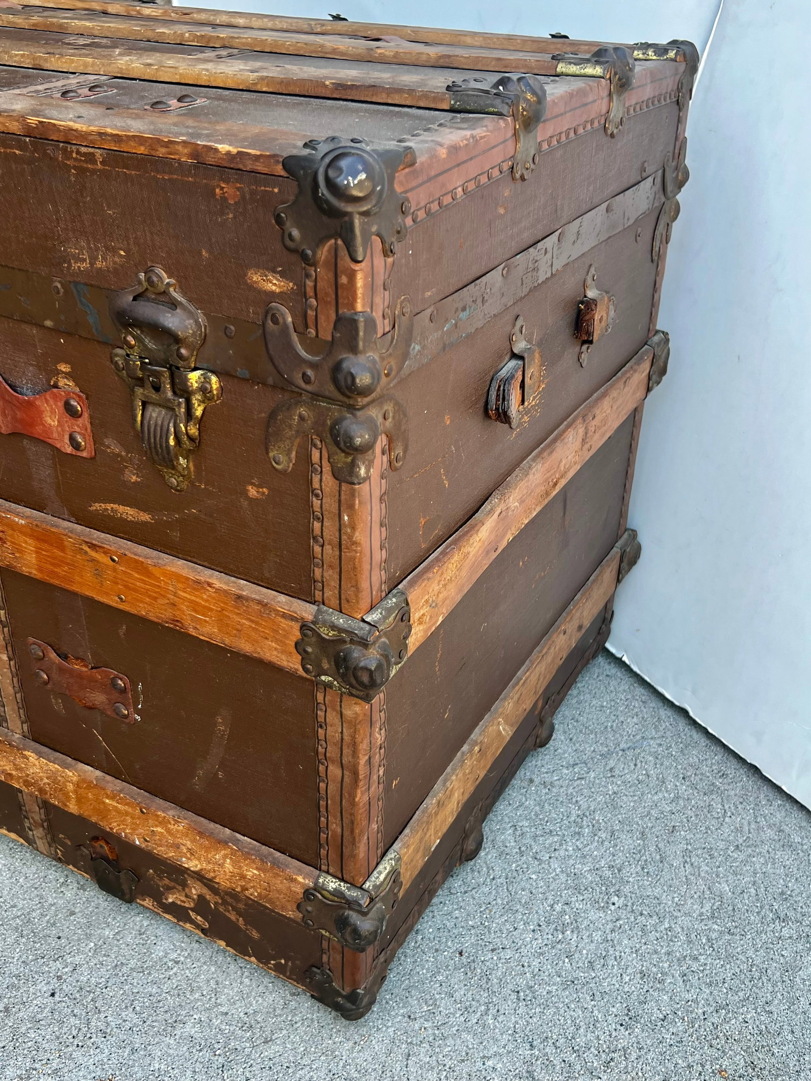 Antique C. W. Weeks Steamer Trunk With Original Key, Circa 1910 - 5