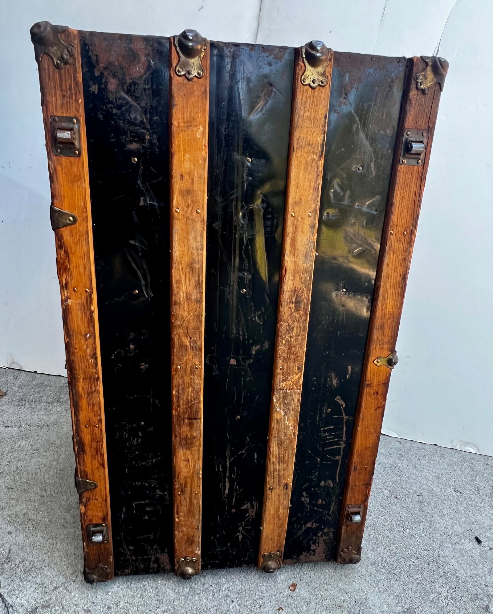 Antique C. W. Weeks Steamer Trunk With Original Key, Circa 1910 - 6