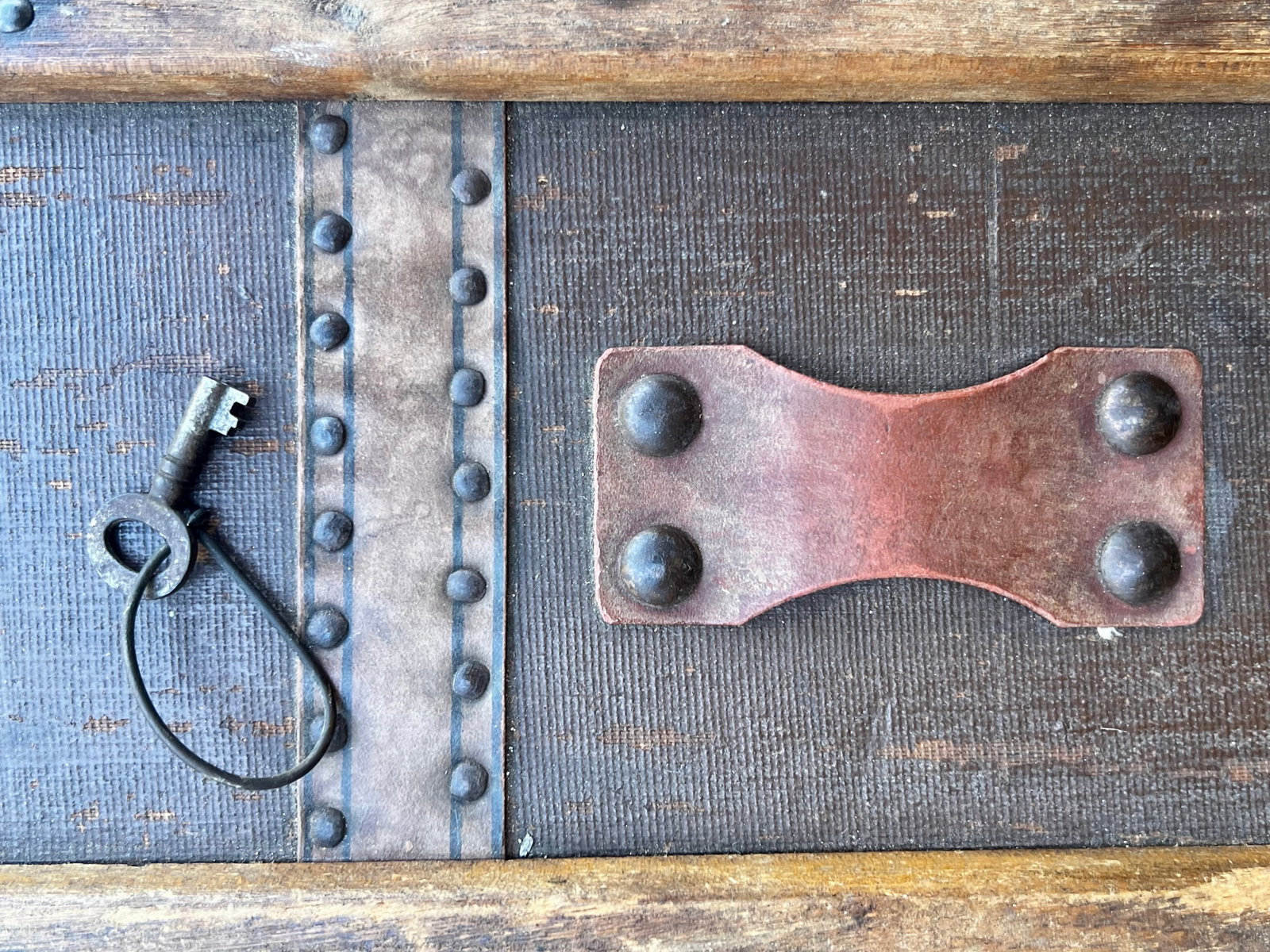 Antique C. W. Weeks Steamer Trunk With Original Key, Circa 1910 - 7