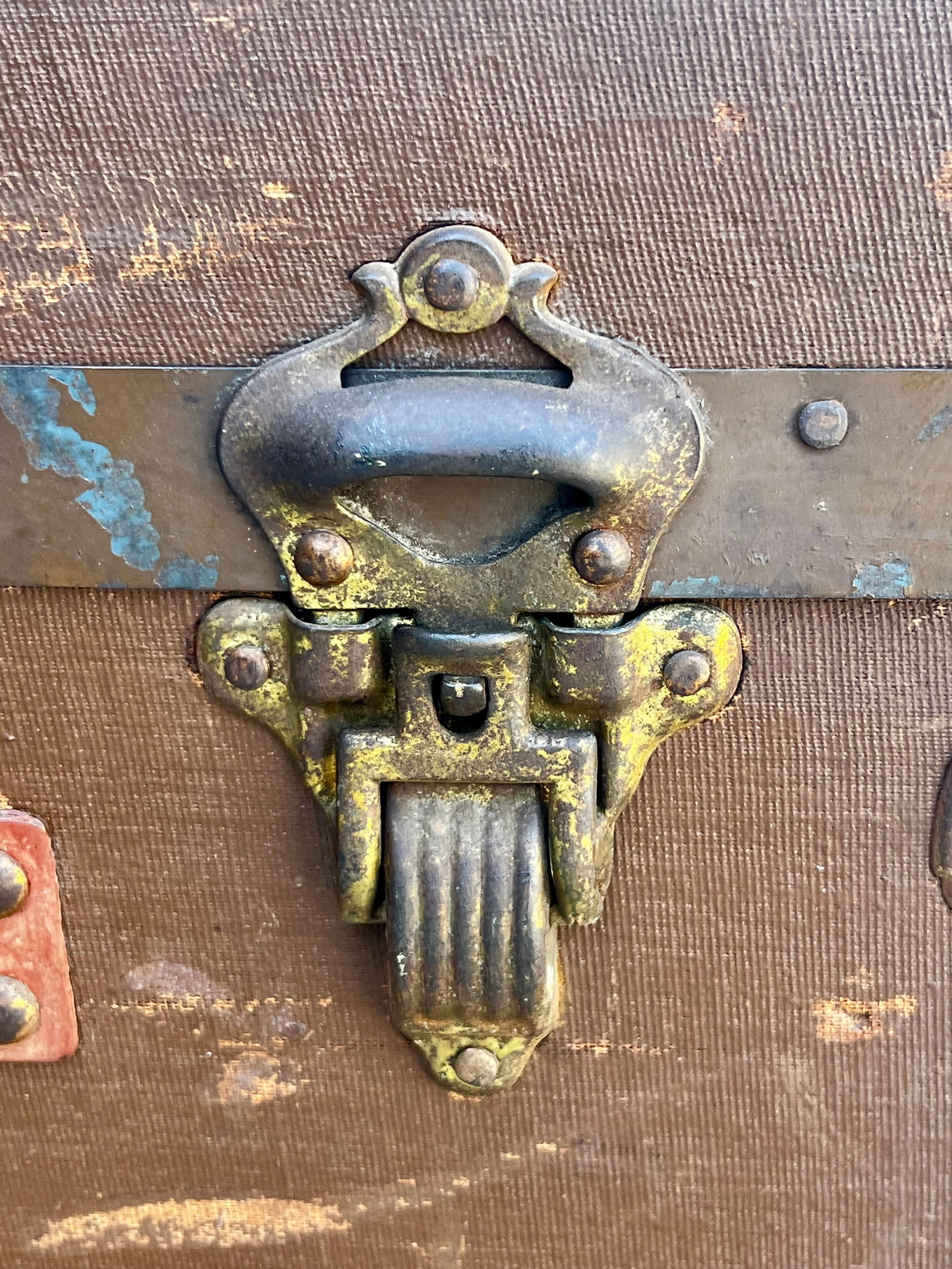Antique C. W. Weeks Steamer Trunk With Original Key, Circa 1910 - 8