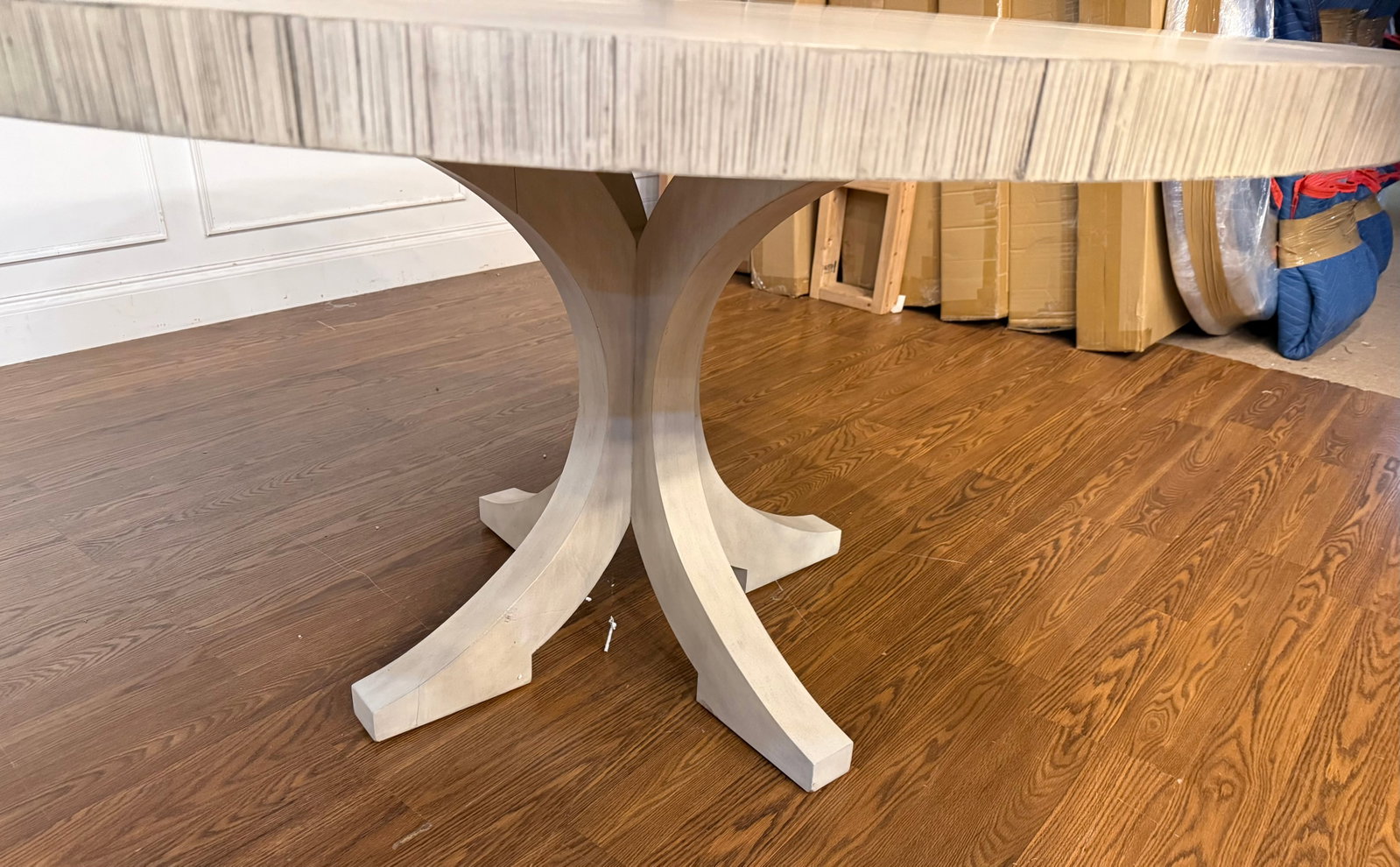 Century Casual Round Dining/Breakfast Table - 8