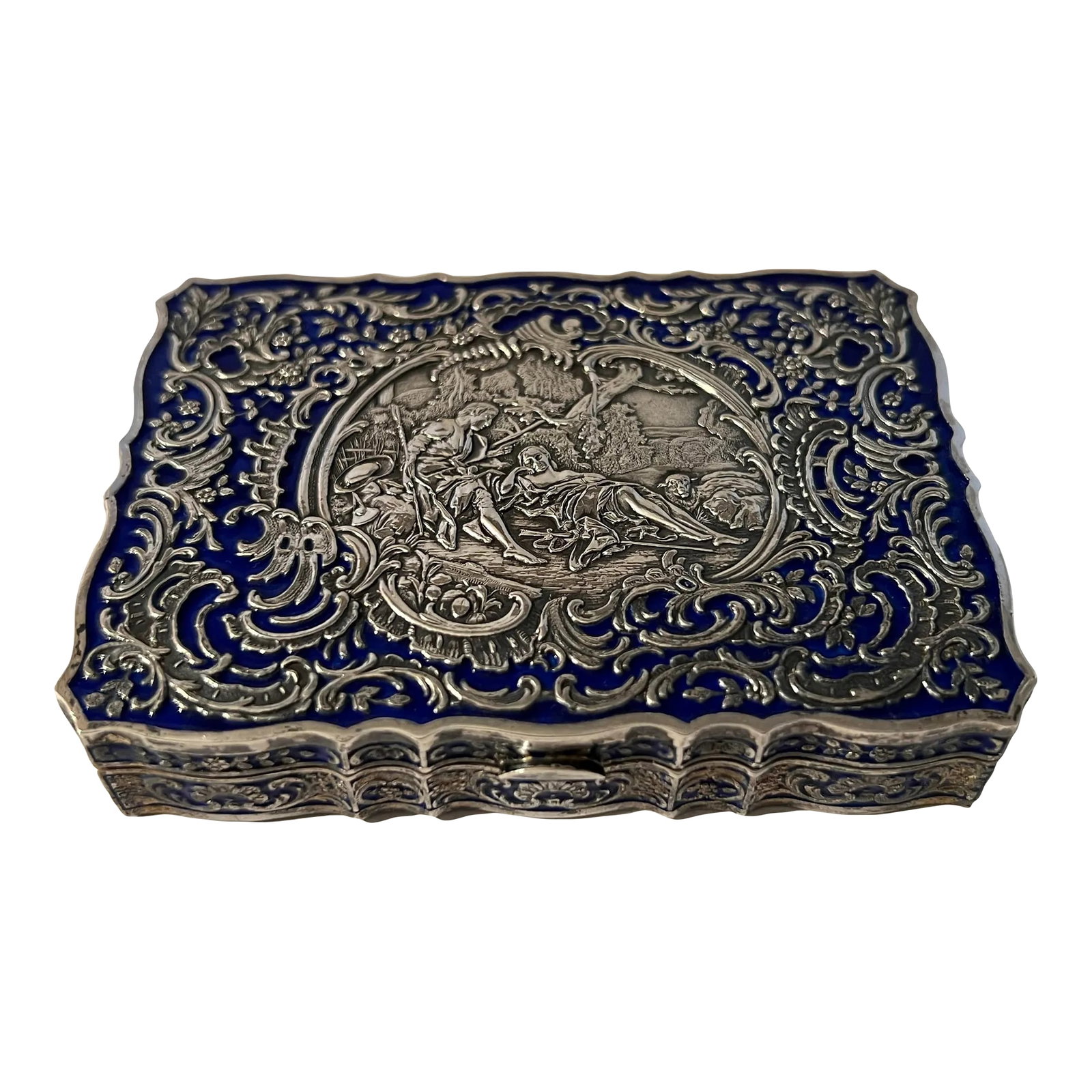 Antique Art Nouveau 985 Sterling Silver & Blue Enamel Austrian or French Compact: Absolutely stunning decoration. In absolutely incredible condition with minor scratching to bottom! Detail is amazing Roughly 200 grams Condition: Alterations: Original Condition Unaltered