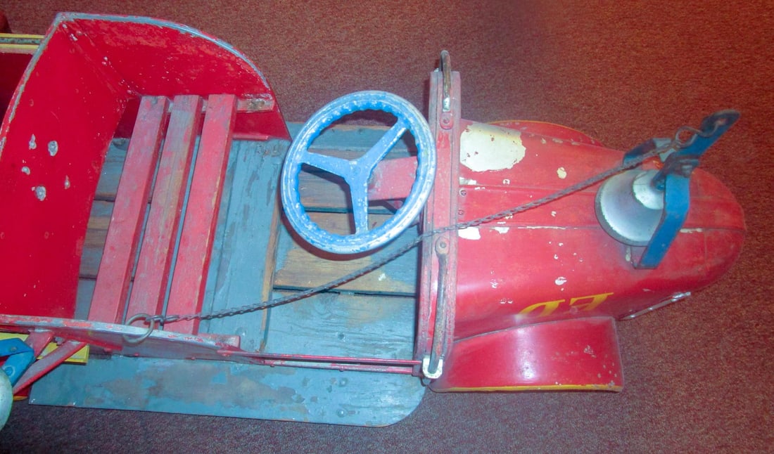 1940s Coney Island Amusement Park Kiddie Car Fire Engine in Original Condition - 4