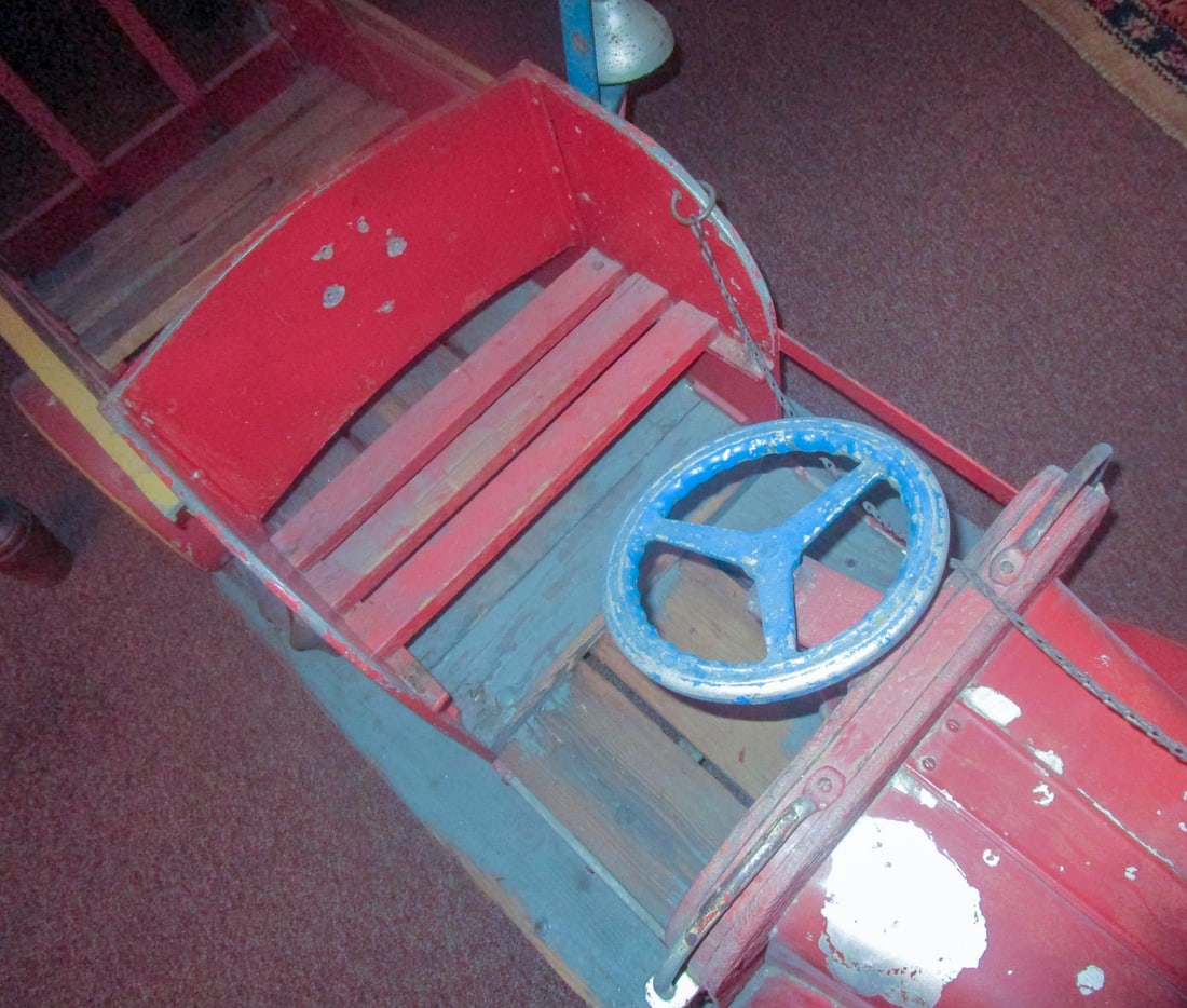 1940s Coney Island Amusement Park Kiddie Car Fire Engine in Original Condition - 6
