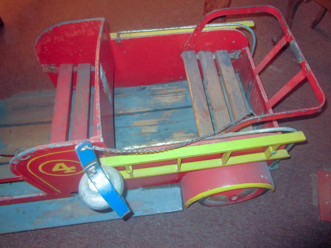 1940s Coney Island Amusement Park Kiddie Car Fire Engine in Original Condition - 8