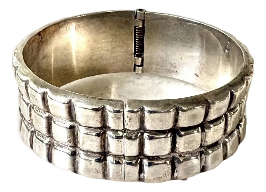 1980s Sterling Silver, Large Solid Mexican Taxco Hinged Cuff Bracelet (1 of 7)