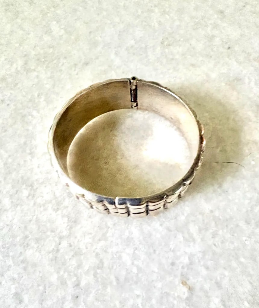 1980s Sterling Silver, Large Solid Mexican Taxco Hinged Cuff Bracelet - 3