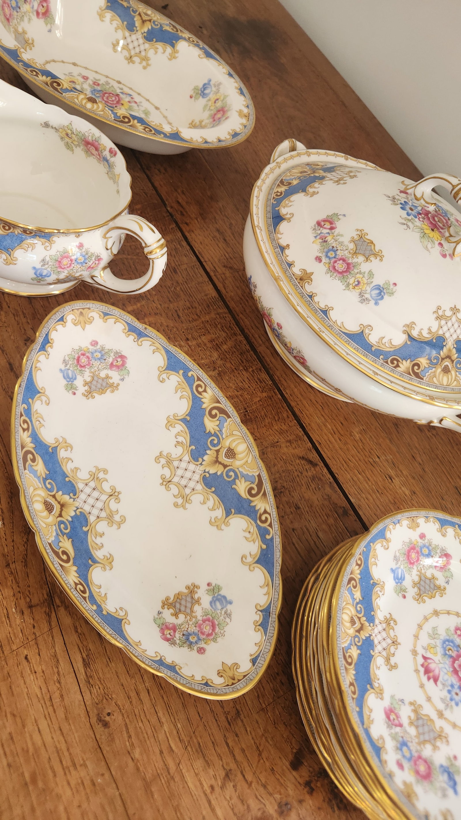Vintage Shelley Sheraton 13291 Blue & Gold Bone China 16-Piece Serving Set - 16