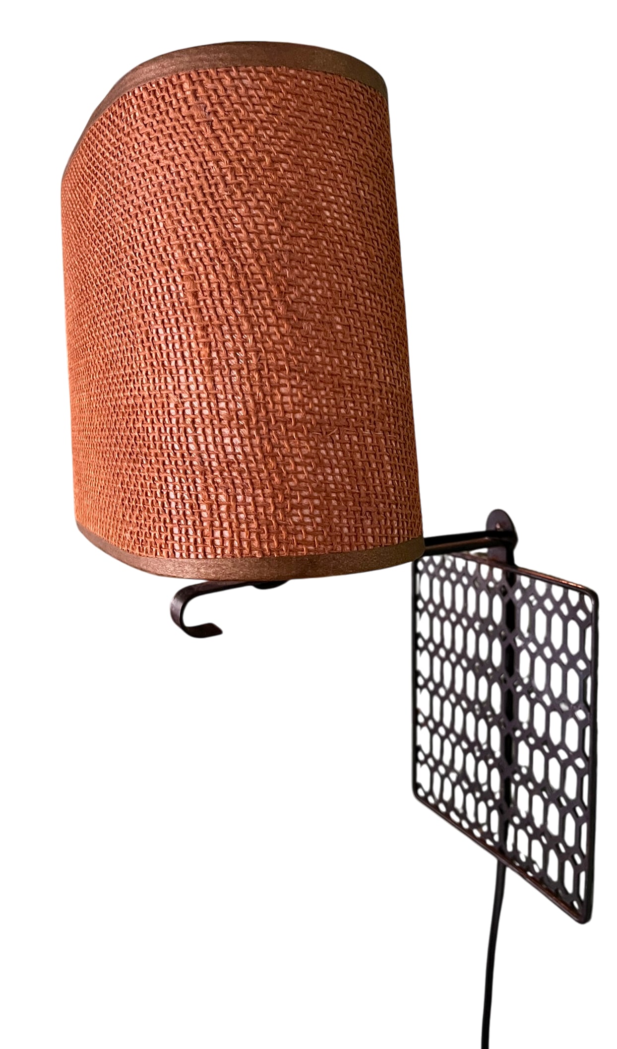 1970s Geometric Pierced Metal Wall Sconce With Original Woven Shade, Mid-Century Modern After Freder - 3