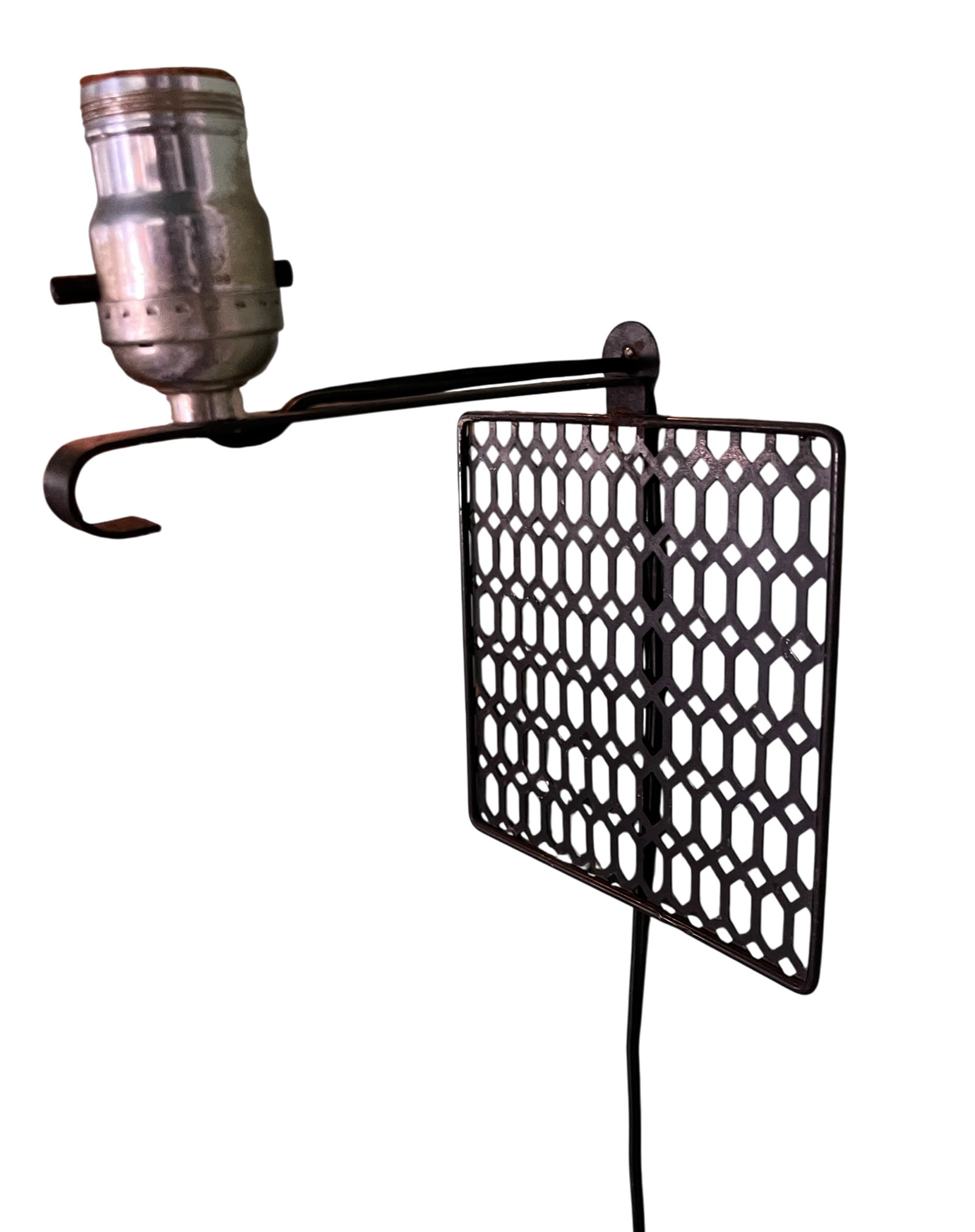 1970s Geometric Pierced Metal Wall Sconce With Original Woven Shade, Mid-Century Modern After Freder - 7