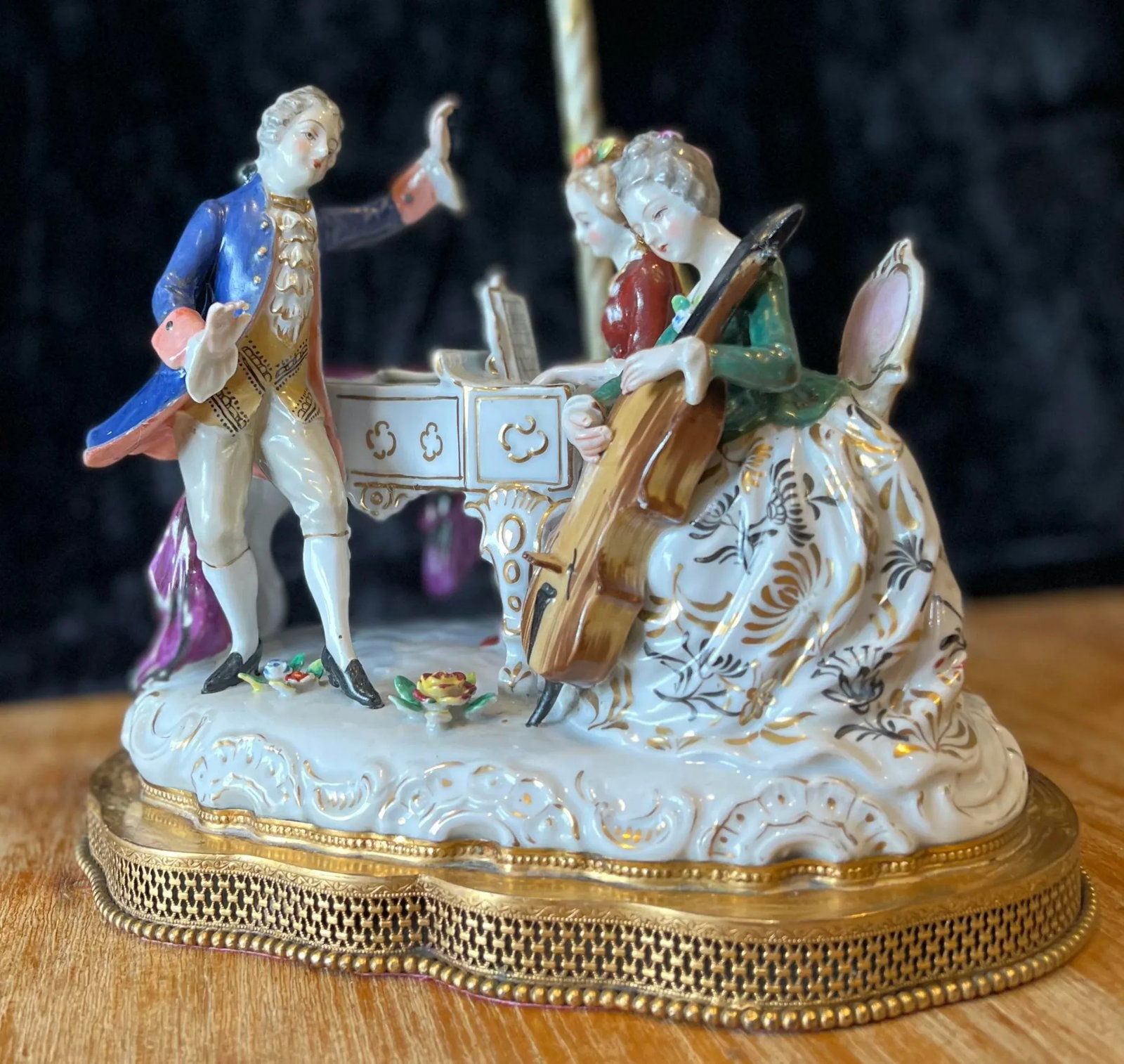Vintage Porcelain Musician Trio Figural Table Lamp L. C. Co, Japan. - 7