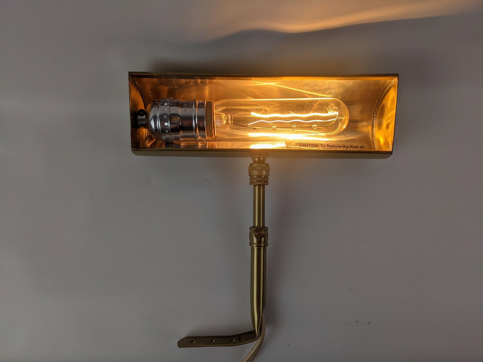 Late 20th Century House of Troy 8-Inch Adjustable Brass Picture Light - Quantity of 2 Available - 2