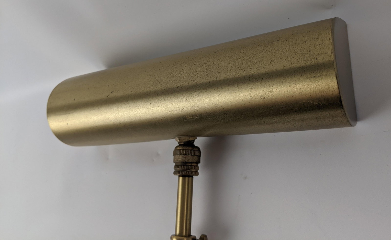 Late 20th Century House of Troy 8-Inch Adjustable Brass Picture Light - Quantity of 2 Available - 4