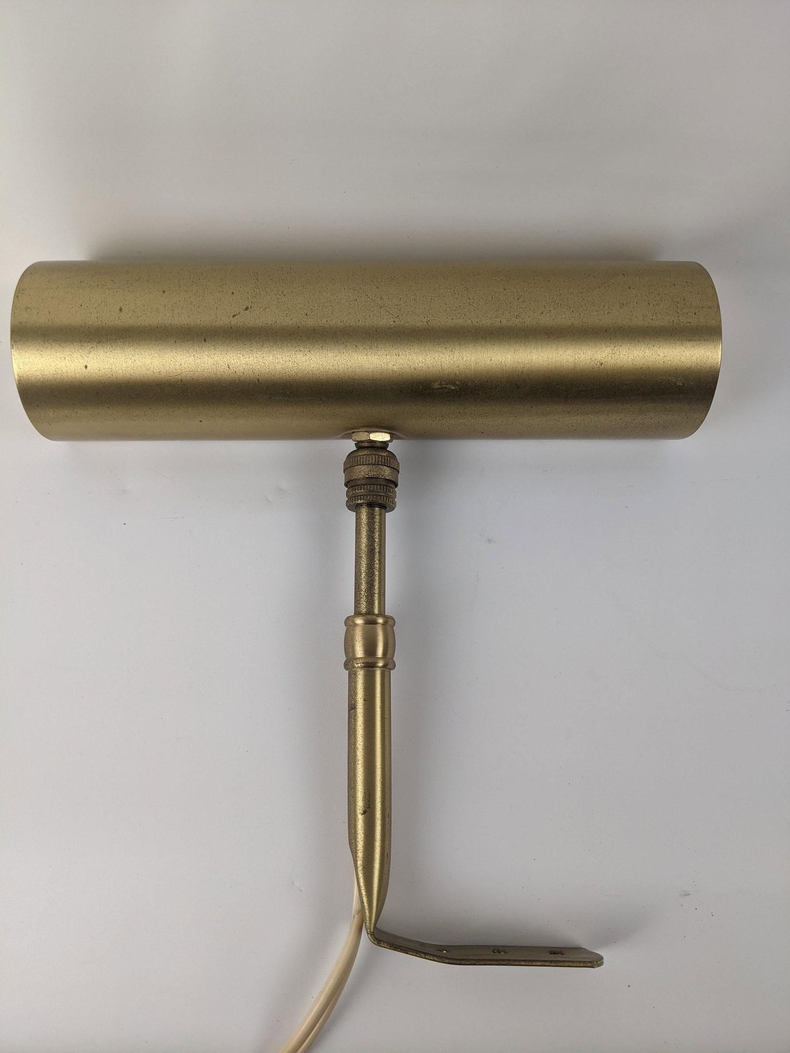 Late 20th Century House of Troy 8-Inch Adjustable Brass Picture Light - Quantity of 2 Available - 5