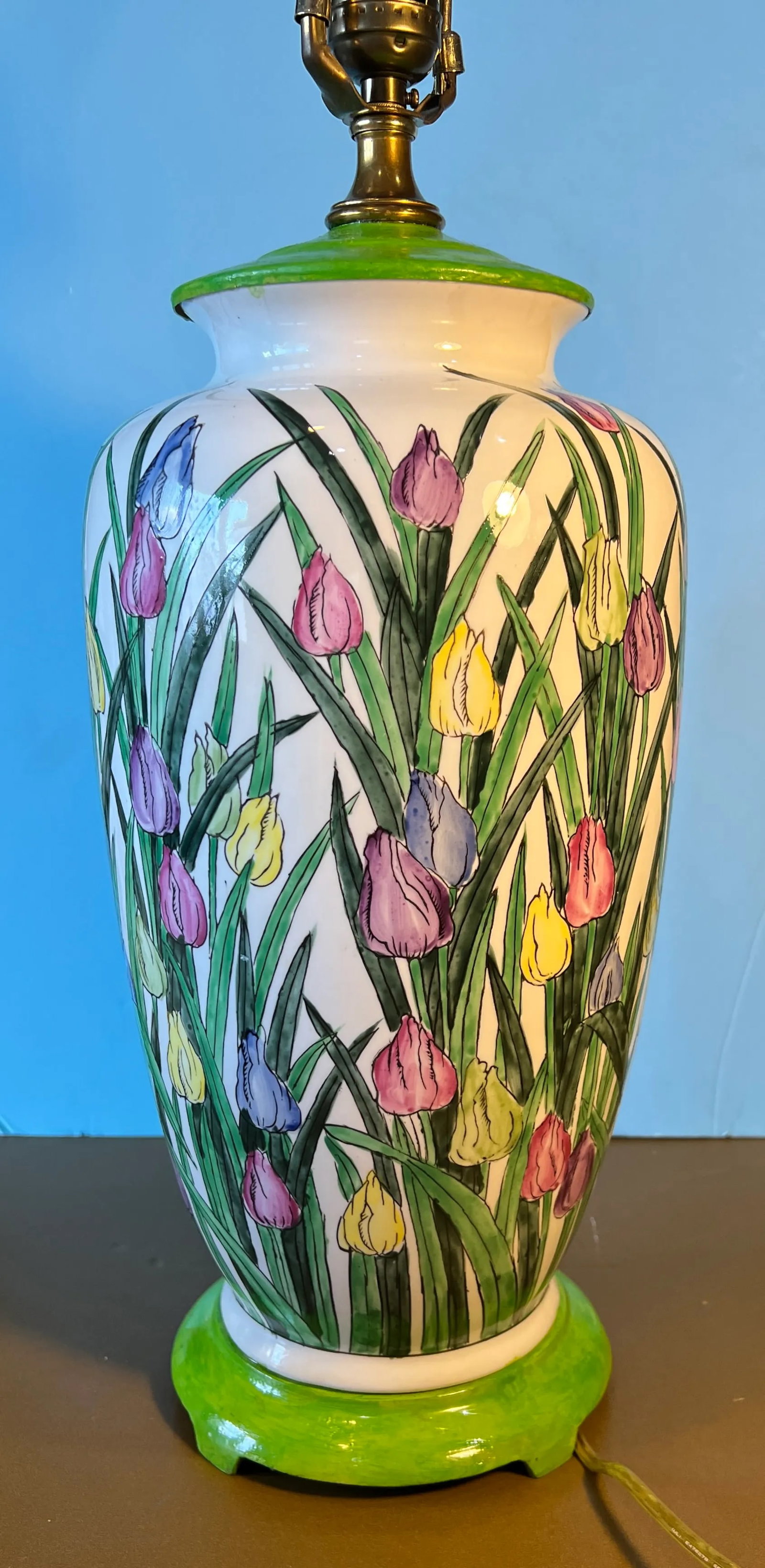 Porcelain Tulip Design Table Lamp - 11
