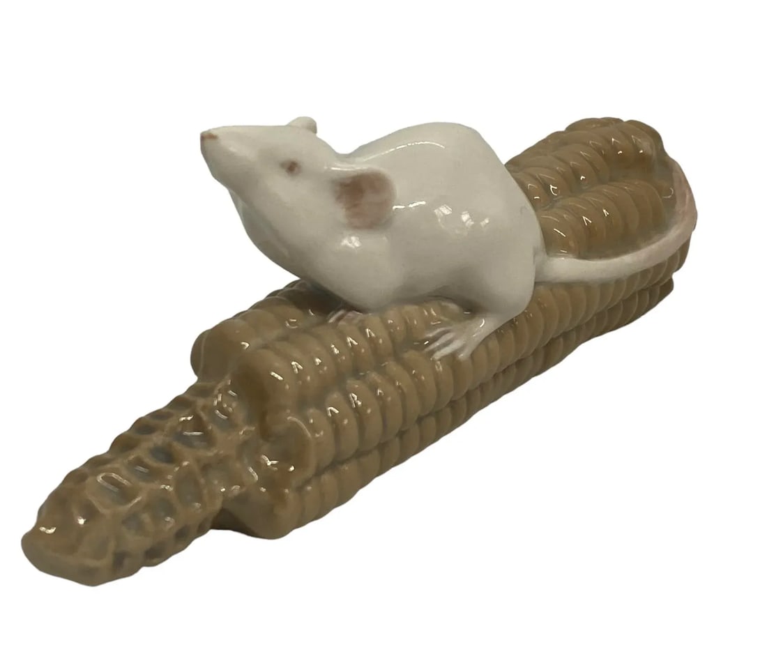 Mid 20th Century Royal Copenhagen Mouse on Corn Cob Porcelain Hand-Painted Figurine #512 - 13
