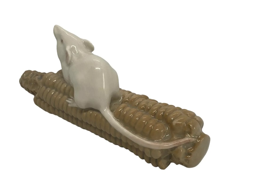 Mid 20th Century Royal Copenhagen Mouse on Corn Cob Porcelain Hand-Painted Figurine #512 - 2