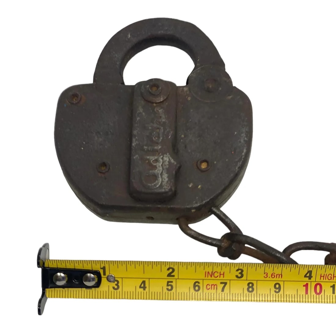 Late 19th Century Nashville, Chattanooga, and St. Louis Railway (NC&Stl) Cast Iron Heart Shaped "Old - 10