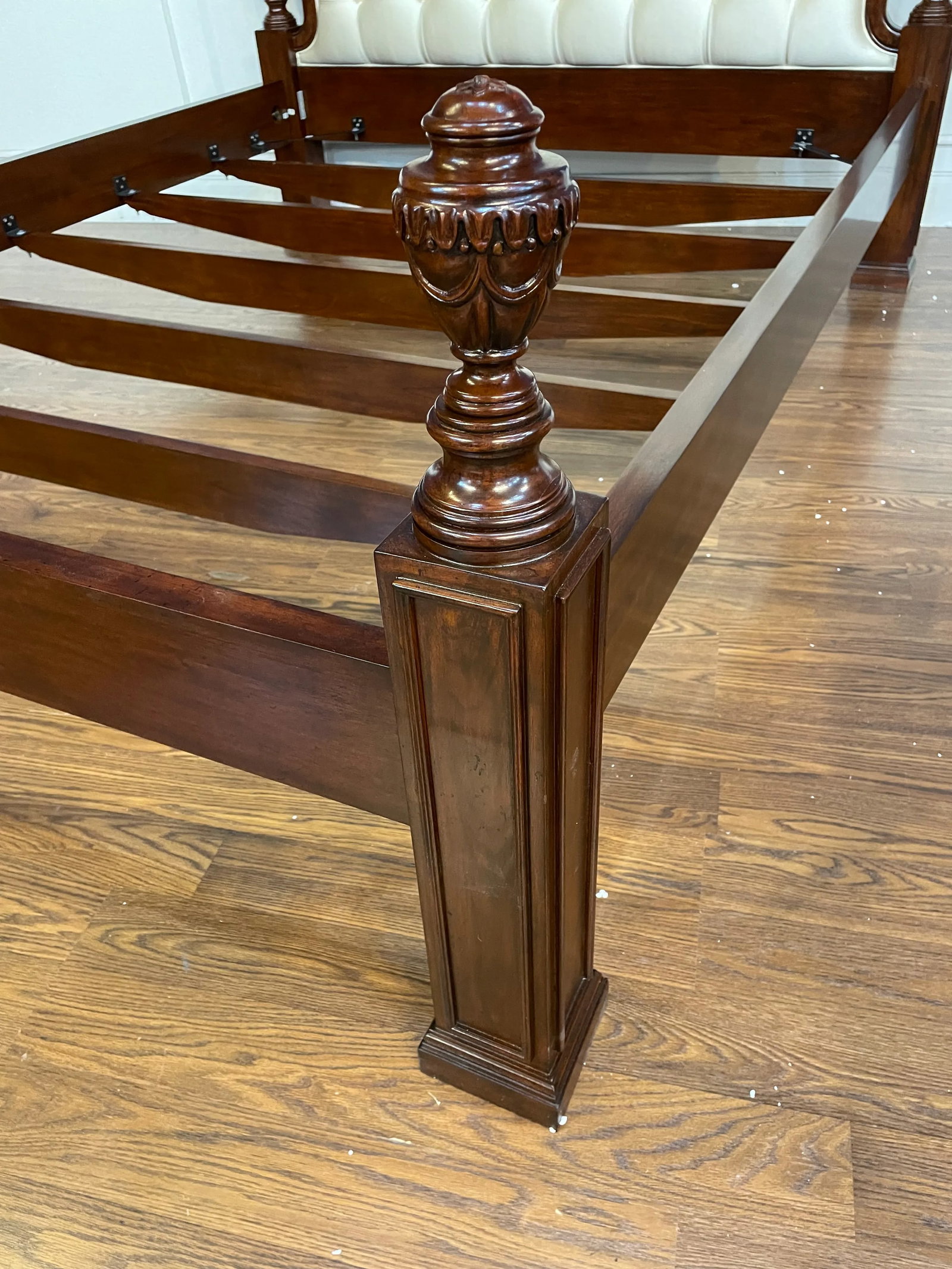 Scarborough House Queen Size Upholstered Mahogany Two Post Bed - Floor Sample - 9