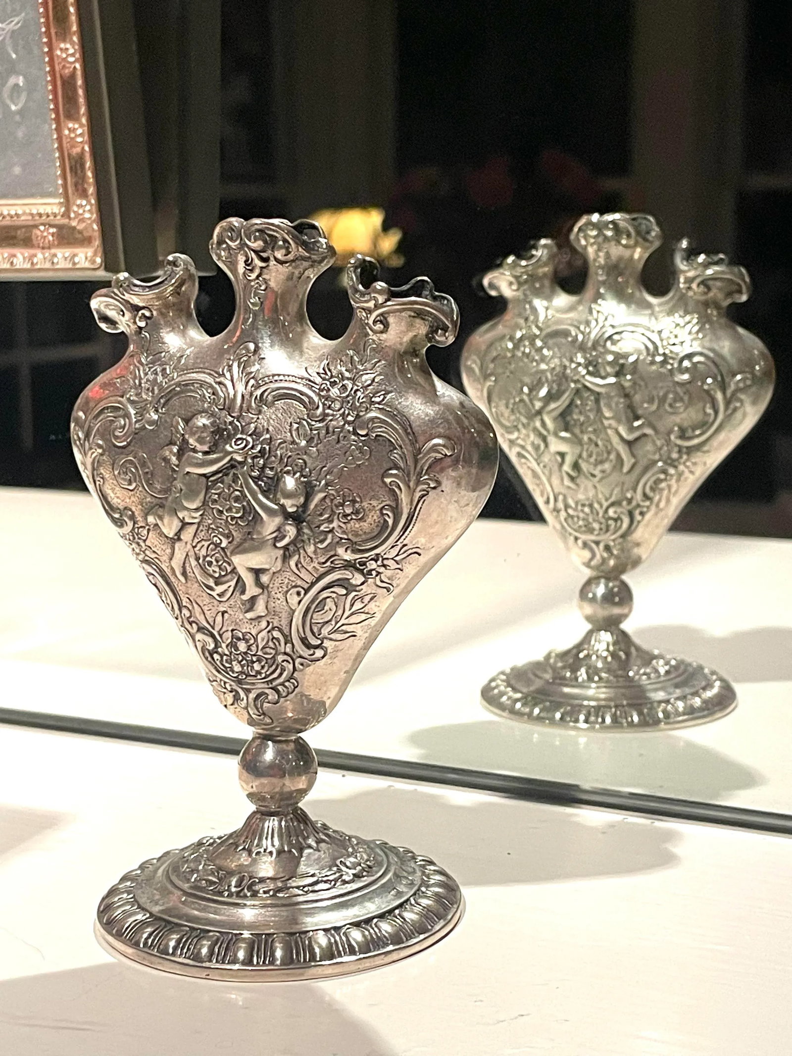 800 Silver Baroque Heart Tulipiere Bud Vase - 10