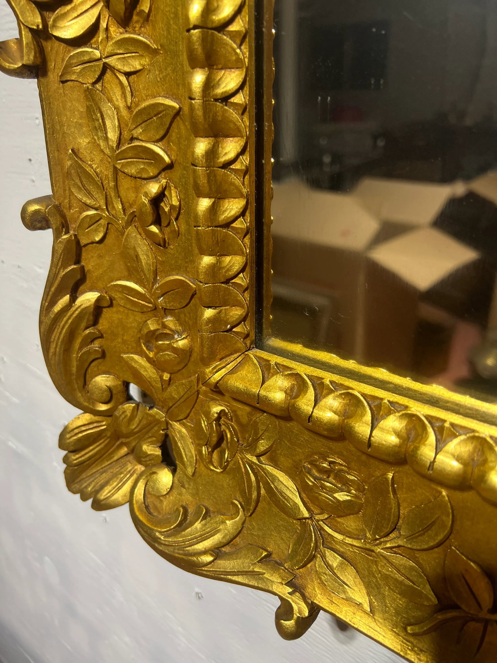 Vintage Italian Carved Giltwood and Shell Decorated Wall Mirror - 10