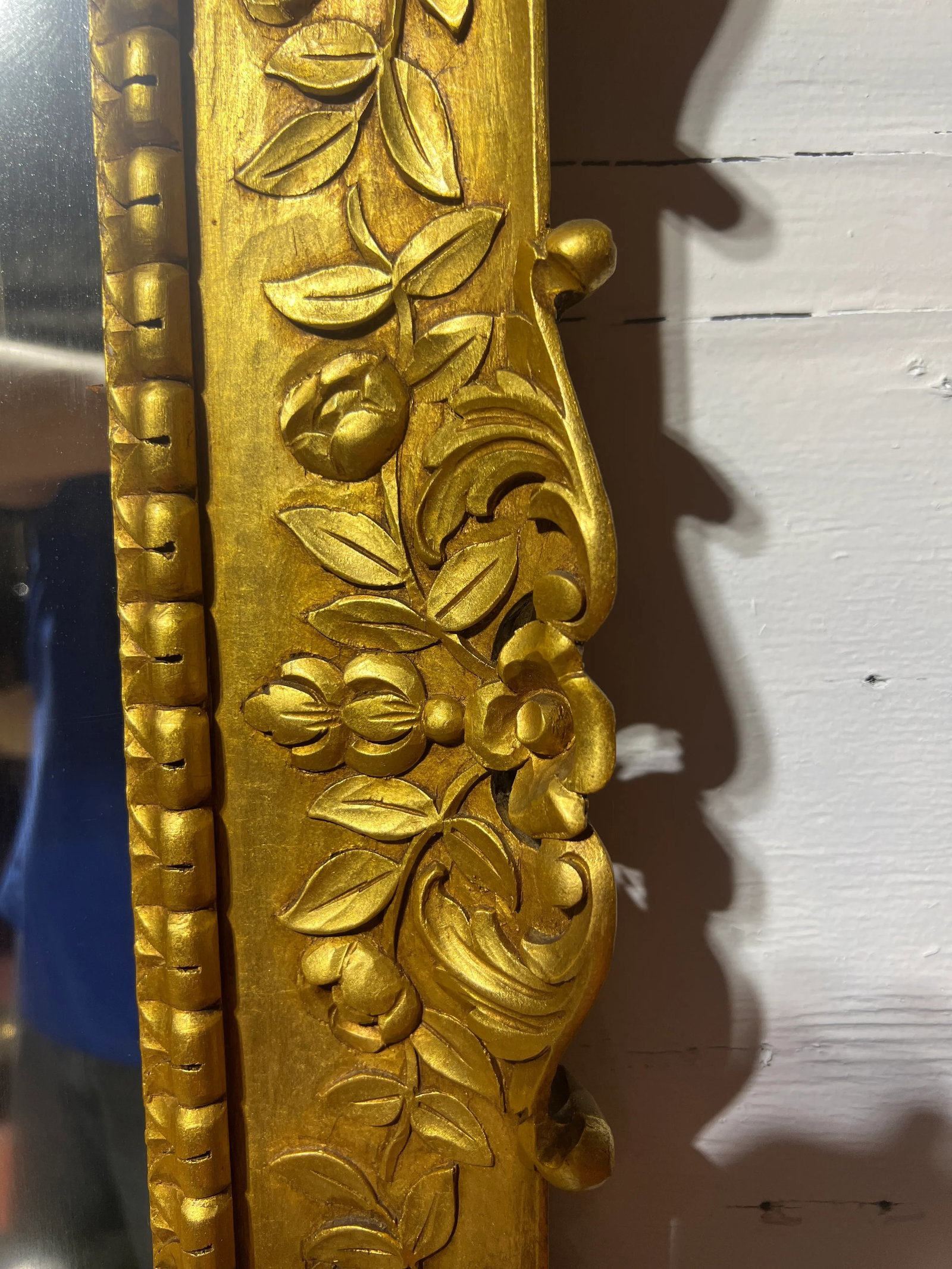 Vintage Italian Carved Giltwood and Shell Decorated Wall Mirror - 5
