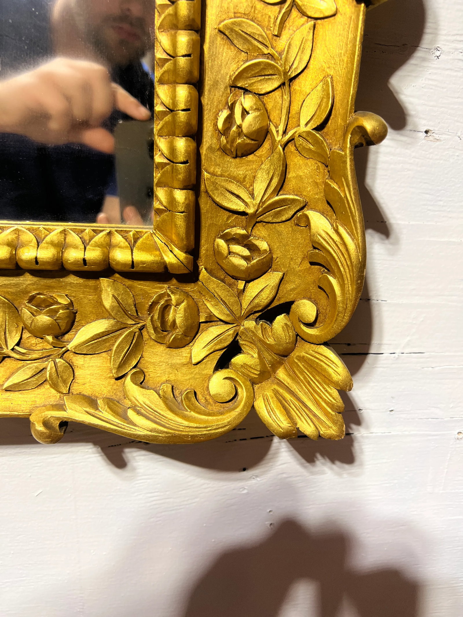 Vintage Italian Carved Giltwood and Shell Decorated Wall Mirror - 6