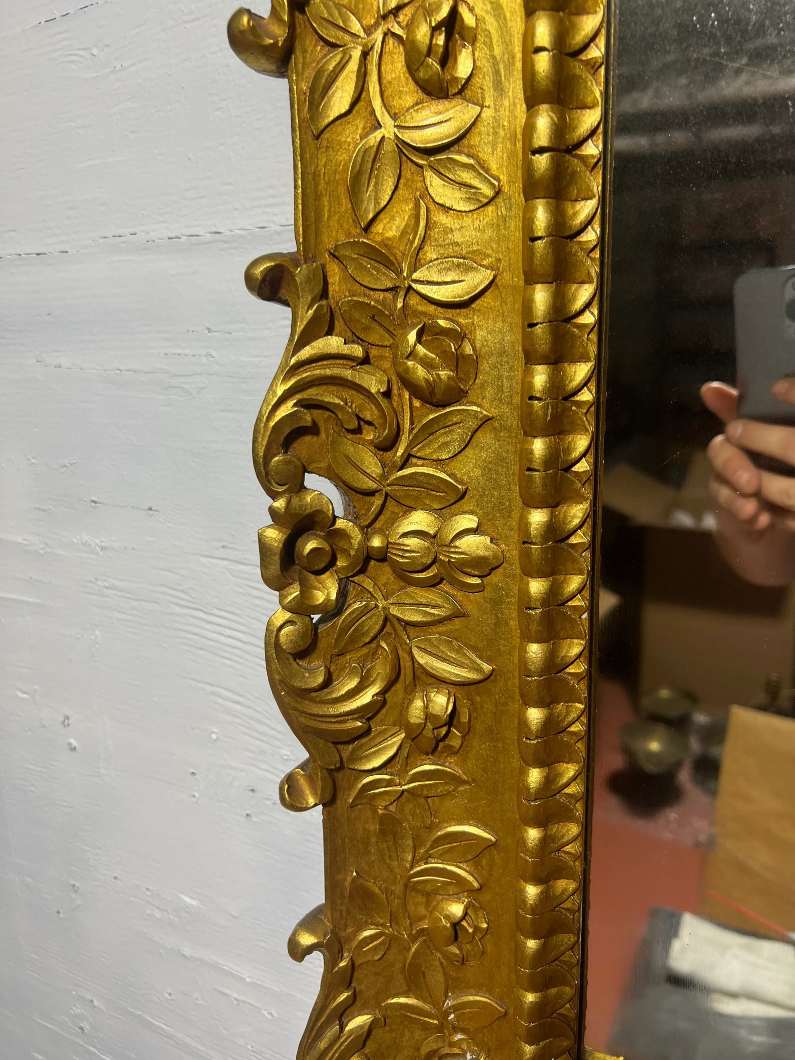 Vintage Italian Carved Giltwood and Shell Decorated Wall Mirror - 9