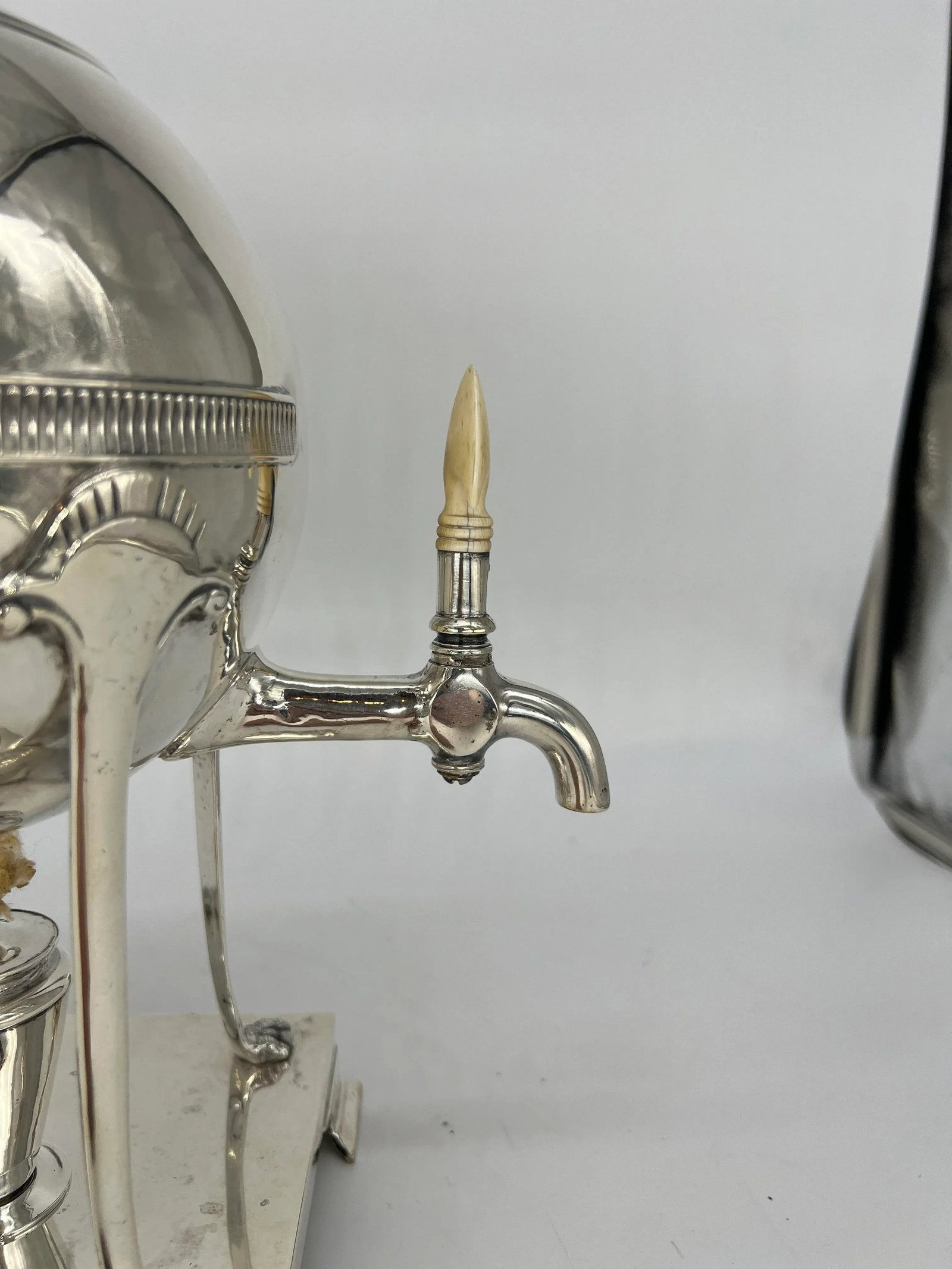 Neoclassical Style Silver Plated Hot Water Urn, Thomas Kirkpatrick New York - 7
