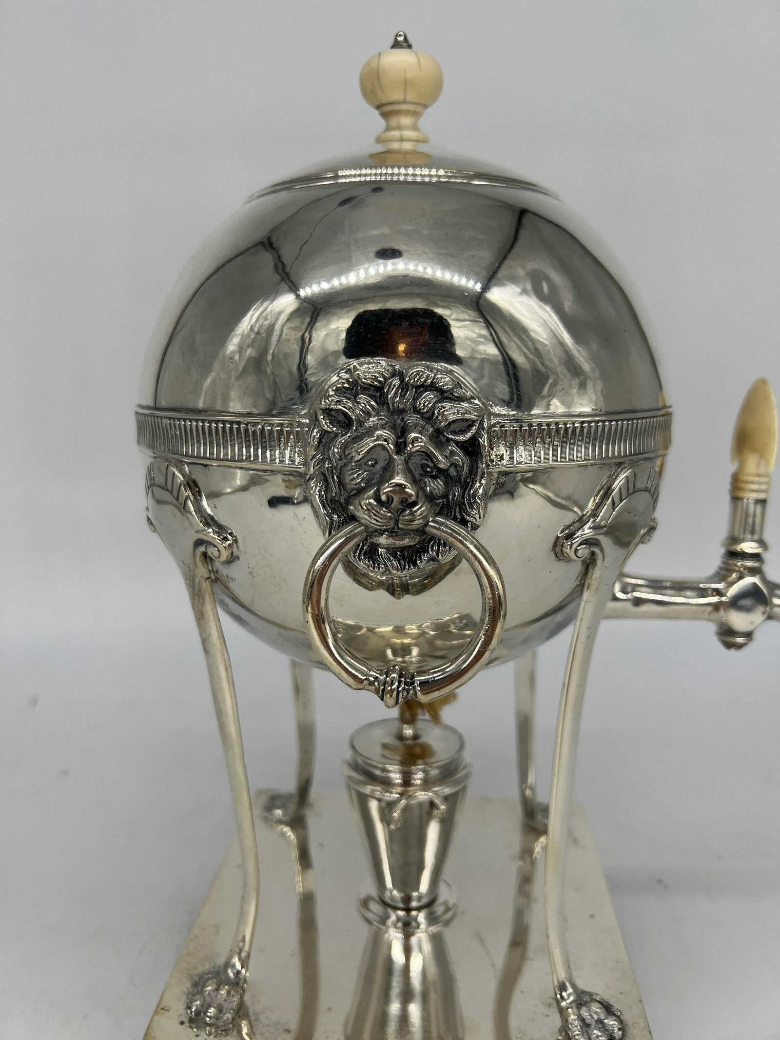 Neoclassical Style Silver Plated Hot Water Urn, Thomas Kirkpatrick New York - 8
