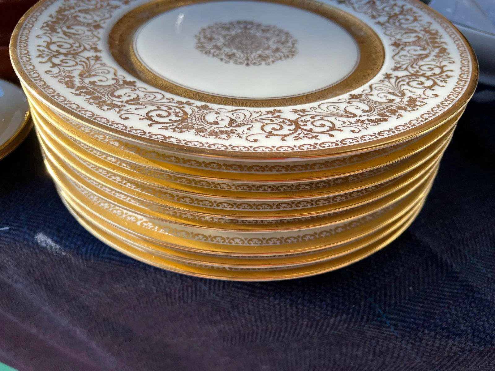 1970s Collection of Gold Detailed Dinner Plates- Set of 8 - 3
