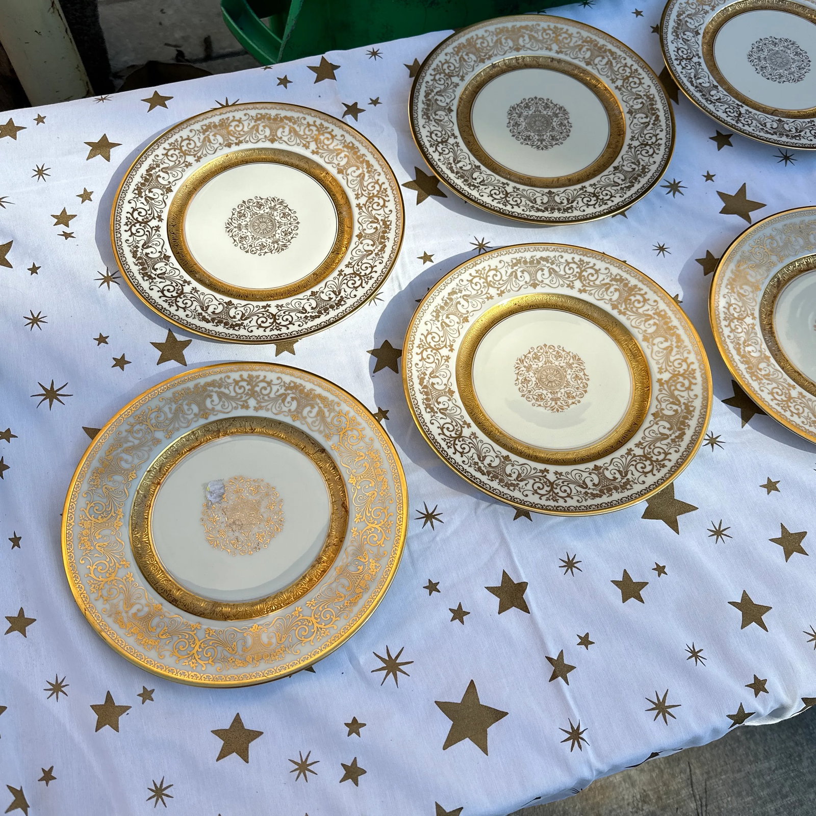 1970s Collection of Gold Detailed Dinner Plates- Set of 8 - 5