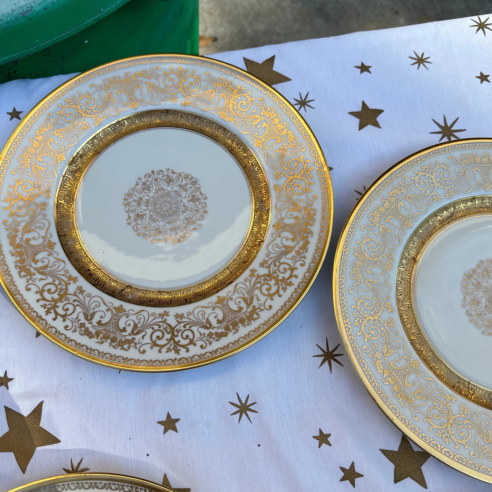 1970s Collection of Gold Detailed Dinner Plates- Set of 8 - 7