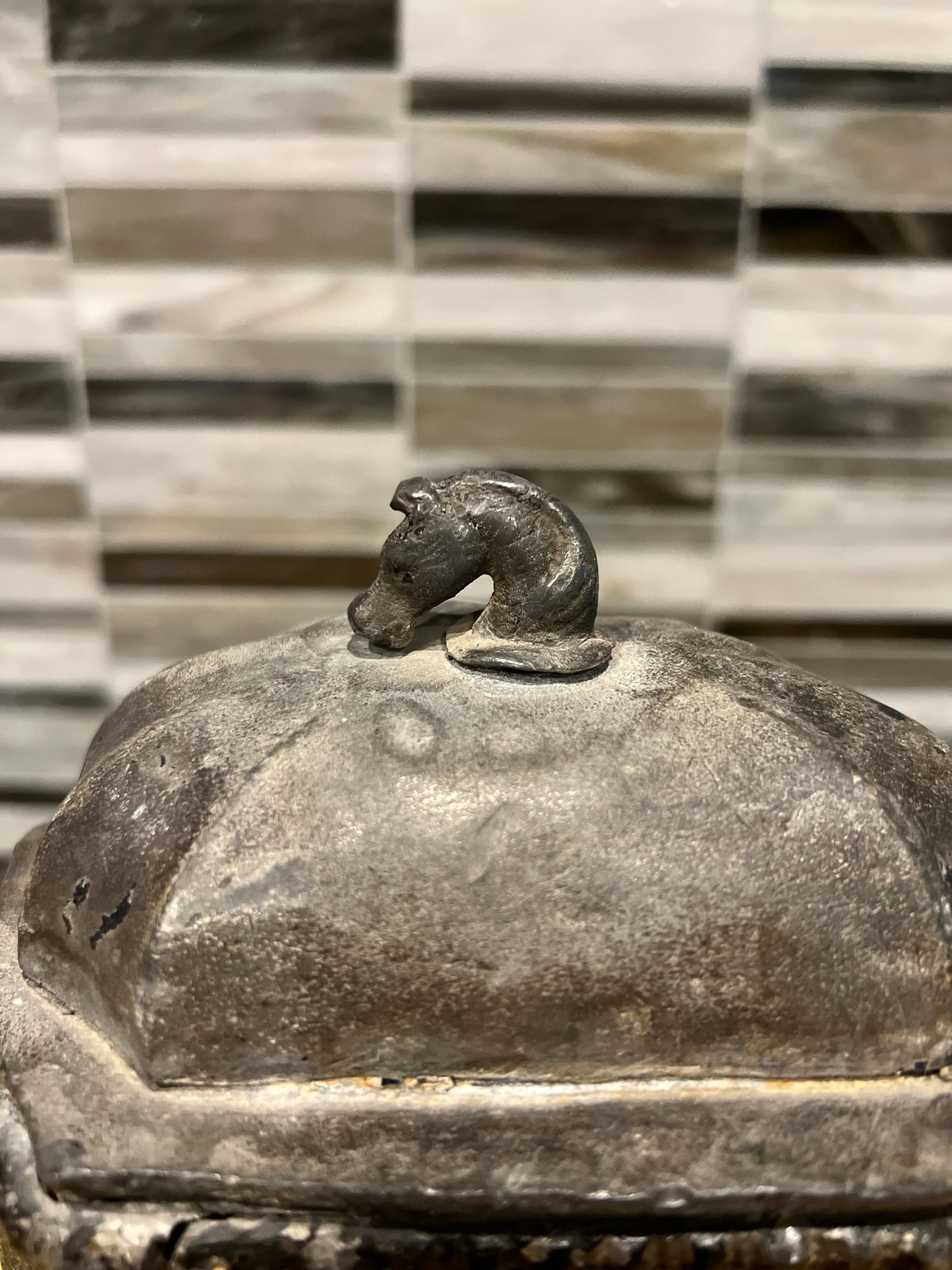 18th Century, English Georgian Lead Tobacco Keeper - Horse Finial - 8